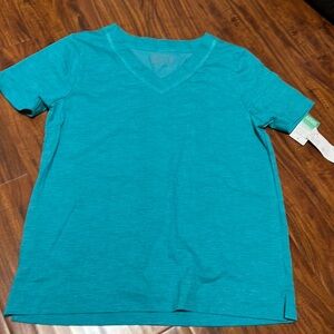 3/$30 NWT Jockey top v neck